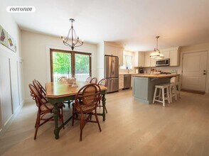 19 Lafayette Pl in East Hampton, NY - Building Photo - Building Photo