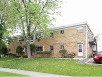 536 S Michigan Ct in Addison, IL - Foto de edificio - Building Photo