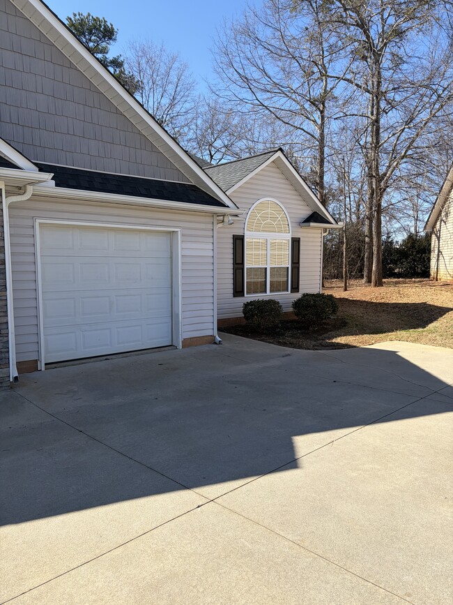 property at 517 Victoria Manor Dr