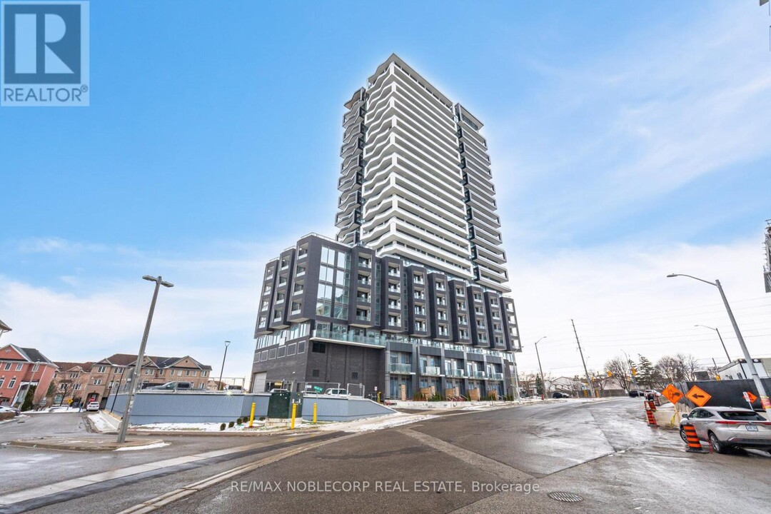 260-260 Malta Ave. in Brampton, ON - Building Photo