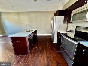 1865 Frankford Ave in Philadelphia, PA - Building Photo - Building Photo