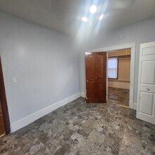 468 Beaumont St, Unit 2 in St. Paul, MN - Foto de edificio - Building Photo