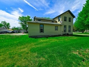 310 W Main St in Aledo, IL - Foto de edificio - Building Photo