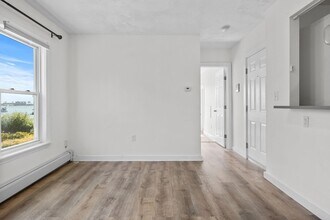 300 Marginal St in Boston, MA - Building Photo - Building Photo