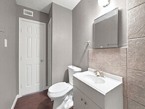 Rose Plaza in Houston, TX - Foto de edificio - Interior Photo