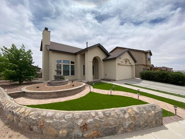 7700 Oak Landing Drive in El Paso, TX - Building Photo - Building Photo