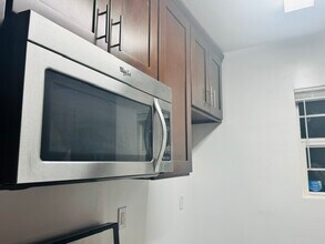 11258 Tiara St in North Hollywood, CA - Building Photo - Building Photo