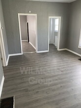 2103 Arrow Ave in Anderson, IN - Foto de edificio - Building Photo