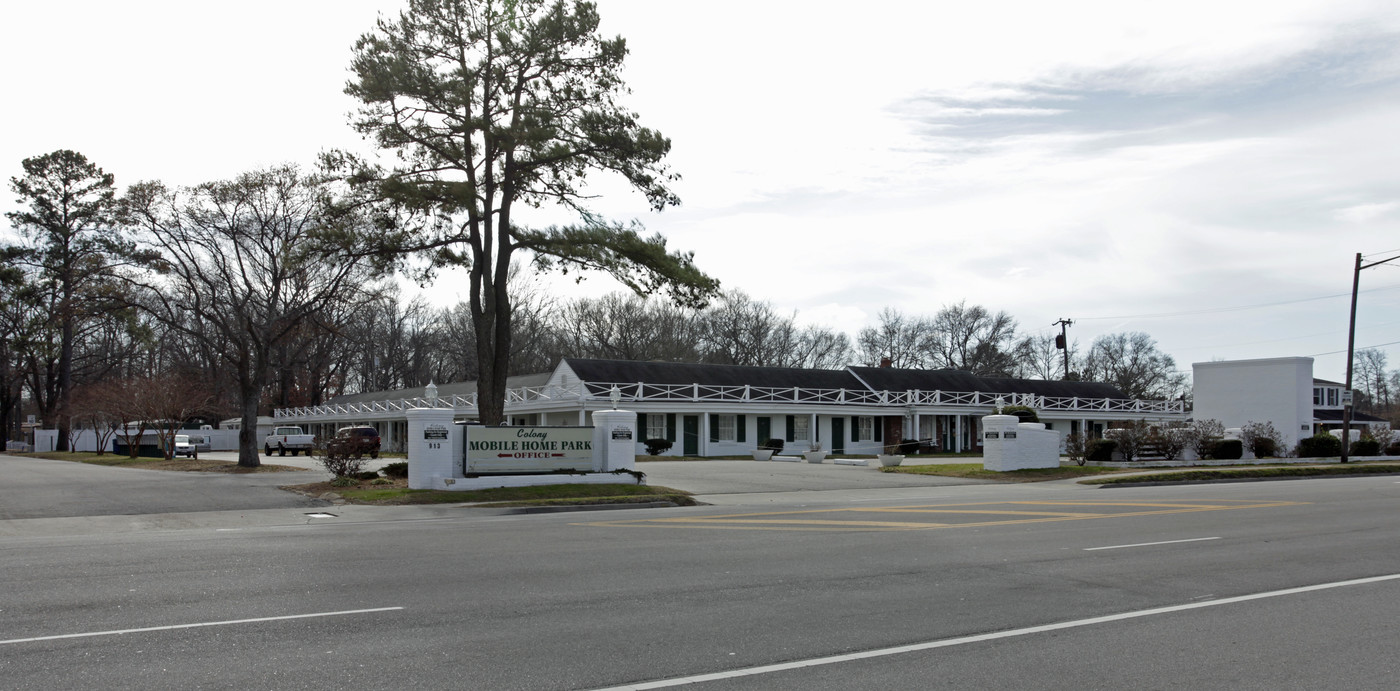 Colony Mobile Home Park in Virginia Beach, VA - Building Photo