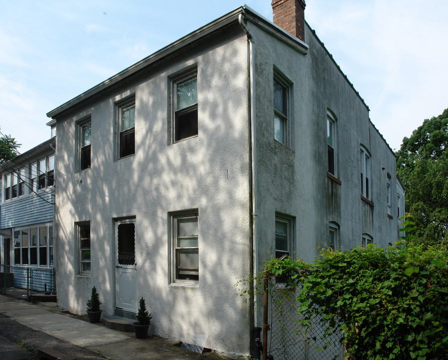 13 Pleasant St in Tarrytown, NY - Building Photo