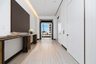 111 W 57th St in New York, NY - Building Photo - Building Photo