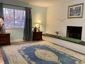 103 Robin Rd, Unit 103 in Exton, PA - Foto de edificio - Building Photo
