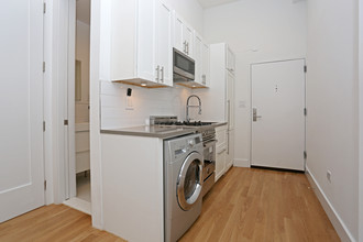 210-220 East 22nd Street in New York, NY - Building Photo - Interior Photo