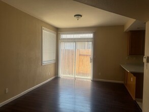7733 Southland Way in Sacramento, CA - Building Photo - Building Photo