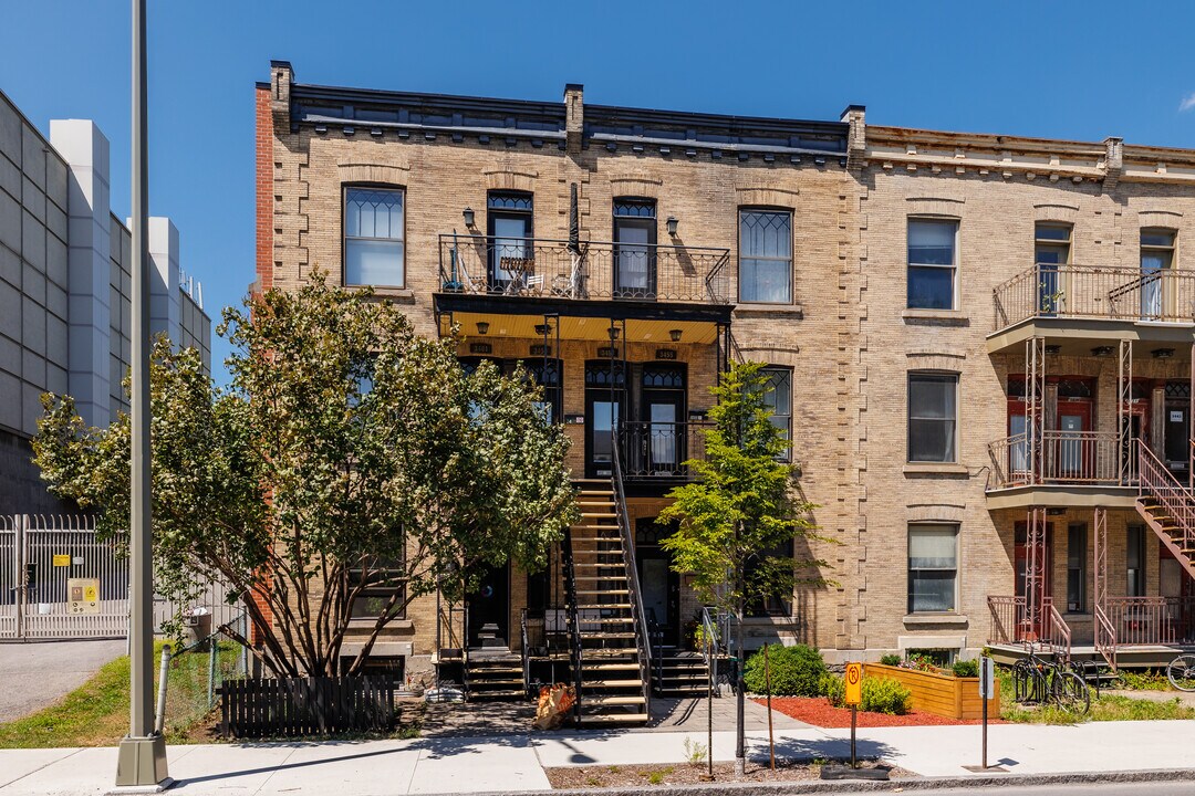 3461 Saint-Antoine Rue O in Westmount, QC - Building Photo