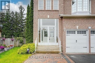 12 Tormina Ct in Markham, ON - Building Photo - Building Photo