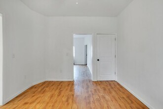 5126 Natrona Wy in Pittsburgh, PA - Building Photo - Building Photo