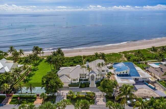 property at 2204 Bay Dr