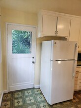 1327 Parker St, Unit 1327 Parker St Apt A in Berkeley, CA - Building Photo - Building Photo