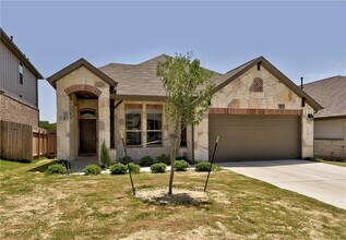 1008 Goldilocks Ln in Manchaca, TX - Building Photo - Building Photo