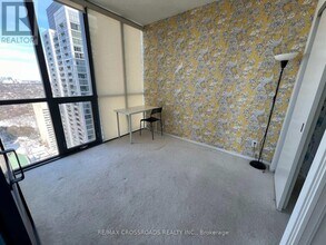 101 Charles St E in Toronto, ON - Building Photo - Building Photo