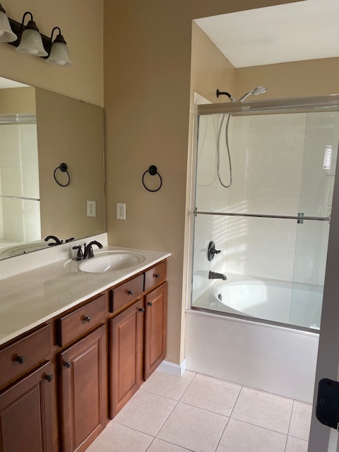 5100 Tesson Gardens Ct, Unit 2B in St. Louis, MO - Building Photo - Building Photo