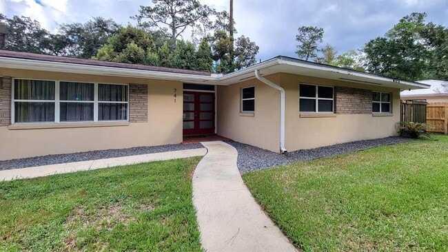 741 NW 36th St in Gainesville, FL - Building Photo - Building Photo