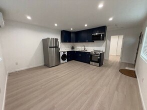 18419 Tuba St in Los Angeles, CA - Building Photo - Building Photo