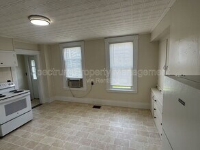 12 East St-Unit -2 in Skowhegan, ME - Building Photo - Building Photo