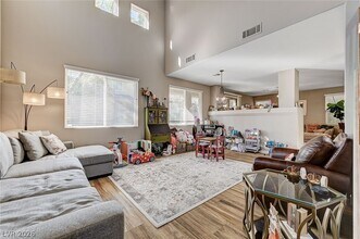 10617 Austin Bluffs Way in Las Vegas, NV - Building Photo - Building Photo