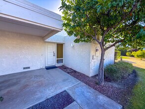 1603 Augusta Plz, Unit 1603 in Palm Springs, CA - Foto de edificio - Building Photo