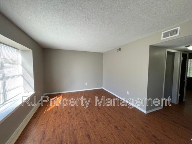 5580 Apple Blossom Dr in Memphis, TN - Building Photo - Building Photo