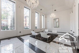920 W Carmen Ave, Unit 2C in Chicago, IL - Building Photo - Building Photo