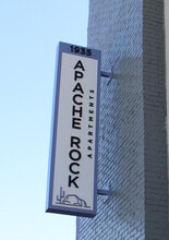 Apache Rock Apartments in Tempe, AZ - Foto de edificio - Building Photo