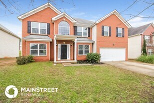 561 Vaughan Dr in Hampton, GA - Building Photo