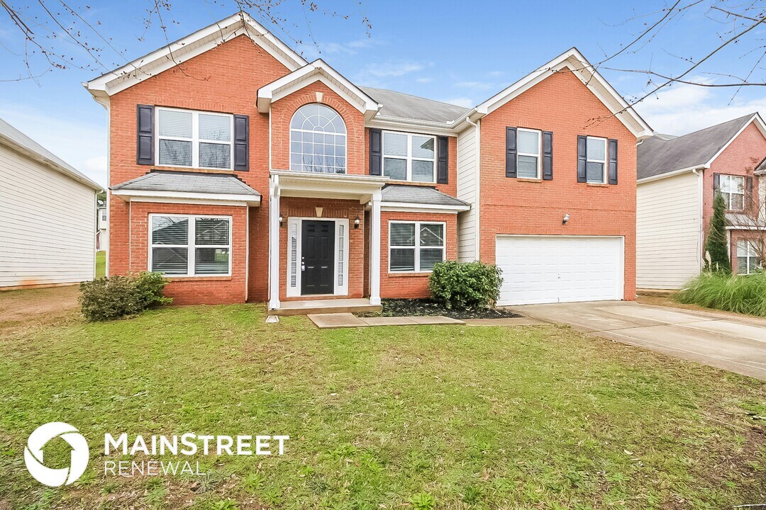 561 Vaughan Dr in Hampton, GA - Foto de edificio