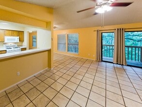 3839 Dry Creek Dr in Austin, TX - Building Photo - Building Photo