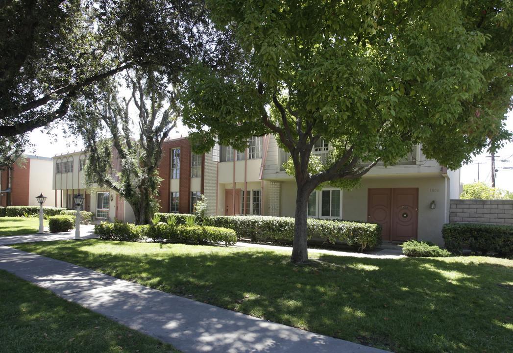 1796-1804 W Glenoaks Ave in Anaheim, CA - Building Photo