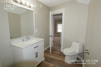 1345 Alpine Ave NW in Grand Rapids, MI - Building Photo - Building Photo