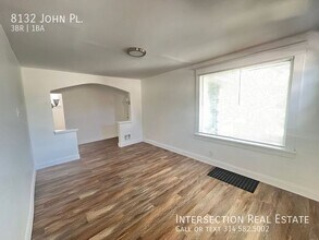 8132 John Pl in St. Louis, MO - Building Photo - Building Photo