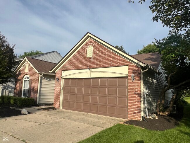 6735 Lexington Cir in Zionsville, IN - Building Photo - Building Photo