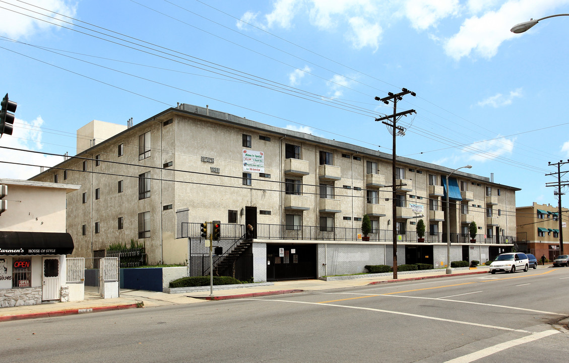 Peach Tree I in Wilmington, CA - Building Photo