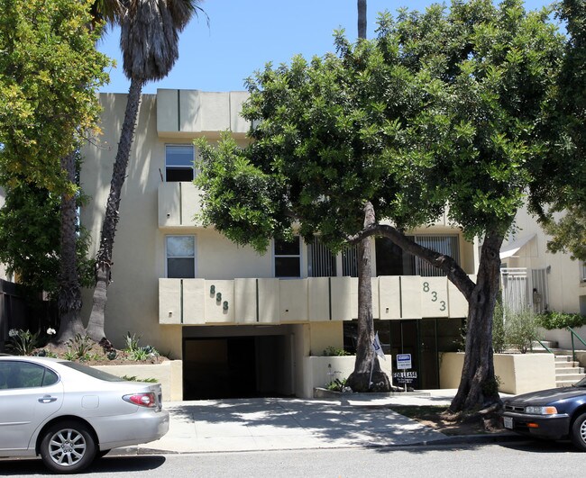 833 10th St in Santa Monica, CA - Foto de edificio - Building Photo