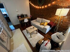 892 Huntington Ave in Boston, MA - Building Photo - Building Photo