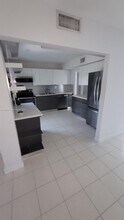 725 Westward Dr in Miami Springs, FL - Building Photo - Building Photo