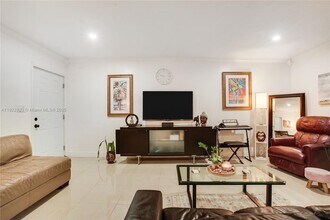 11930 NE 19th Dr in North Miami, FL - Building Photo - Building Photo