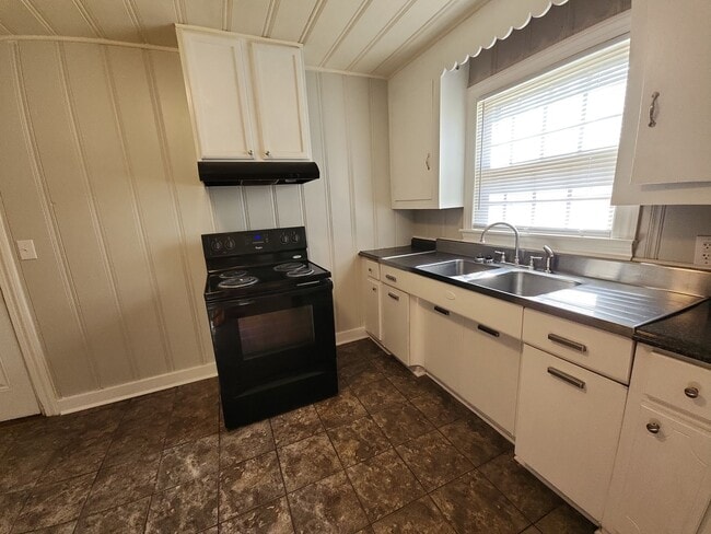 18 Montclair Dr in Jackson, TN - Building Photo - Building Photo