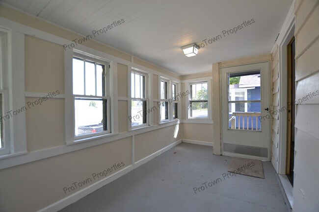 208 Munroe St in Joliet, IL - Building Photo - Building Photo