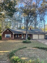 3449 Creekwood Dr SE in Conyers, GA - Building Photo - Building Photo