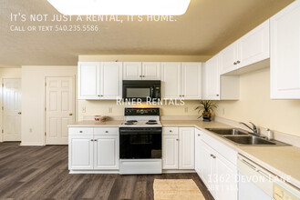 1362 Devon Ln in Harrisonburg, VA - Foto de edificio - Building Photo